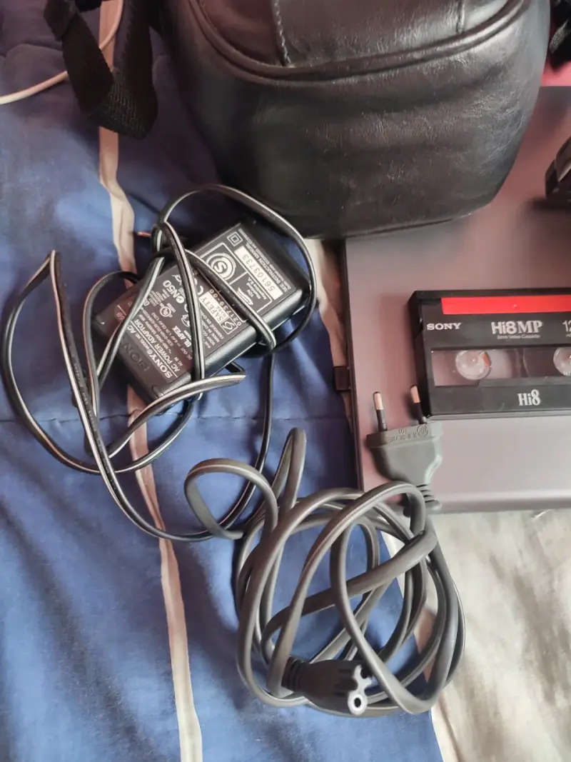 Videocámara Sony Handycam CCD-TRV338 Hi8 + Kit - 5