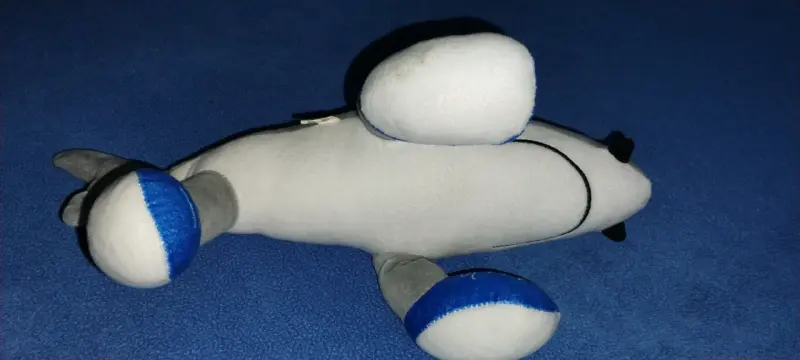 Peluche tiburón con zapatillas - 3