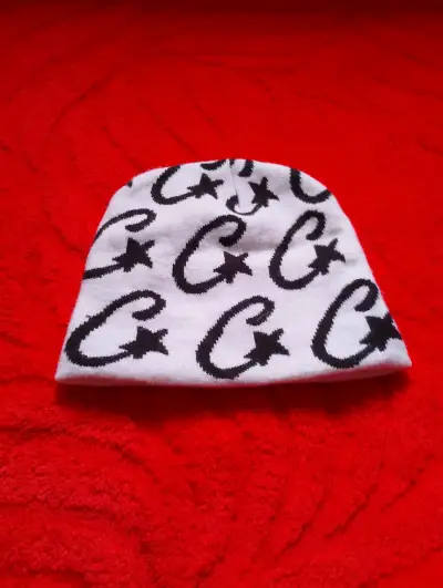 Gorro de lana con diseño - miniatura 1
