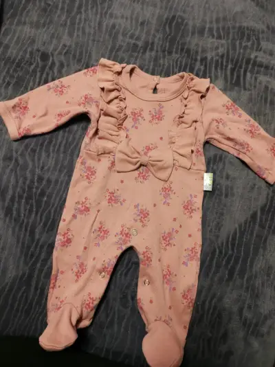 Ropita de bebe (niña) solo una postura - miniatura 2