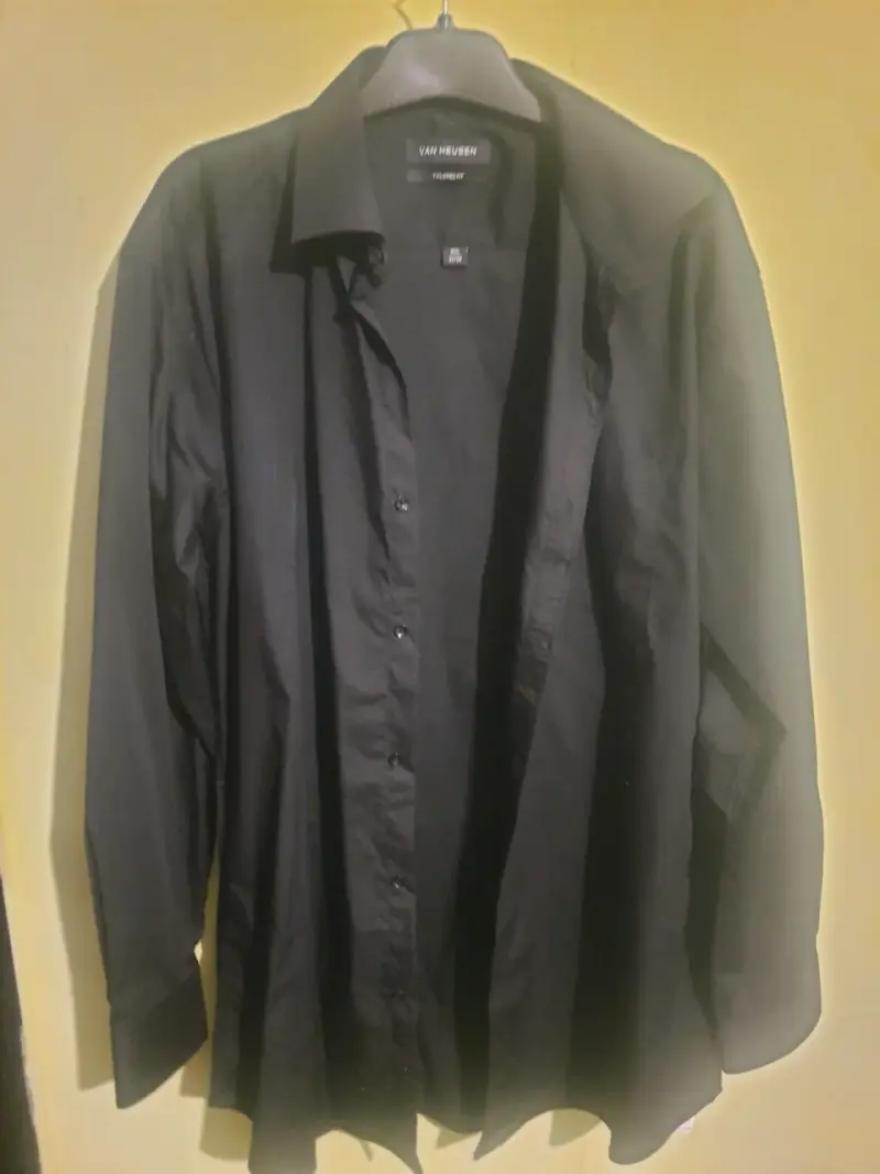 Camisa negra Van Heusen - 1