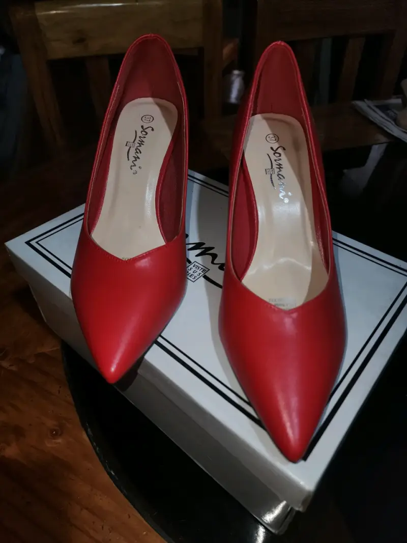 Zapatos de tacón rojos - 3