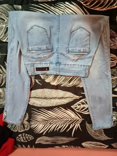 Jeans celeste tiro alto - miniatura 2