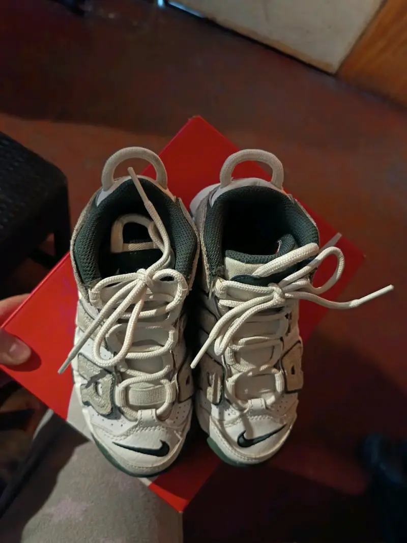 Zapatillas deportivas Nike blancas y verdes - 3