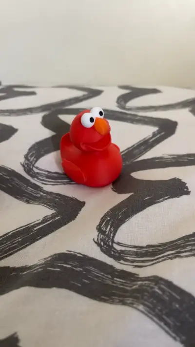 Patito de goma elmo - miniatura 1