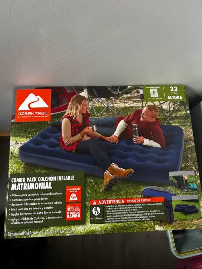Colchón inflable 2 plazas +almohadas Ozark Trail - miniatura 1
