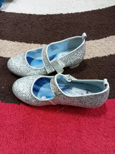 Zapatos de fiesta plateados talla 30 y 29 - miniatura 2