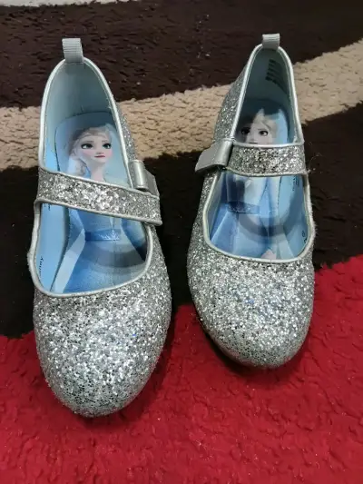 Zapatos de fiesta plateados talla 30 y 29 - miniatura 3