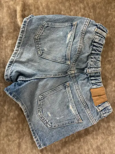 Shorts de mezclilla desgastados - miniatura 3
