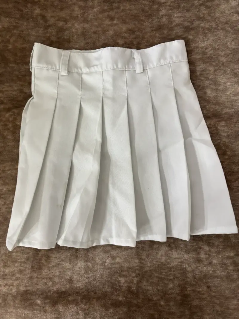 Falda plisada blanca