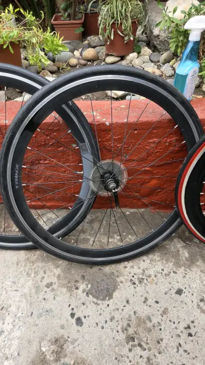 Bicicleta de ruta Trinx + 2 ruedas - miniatura 2
