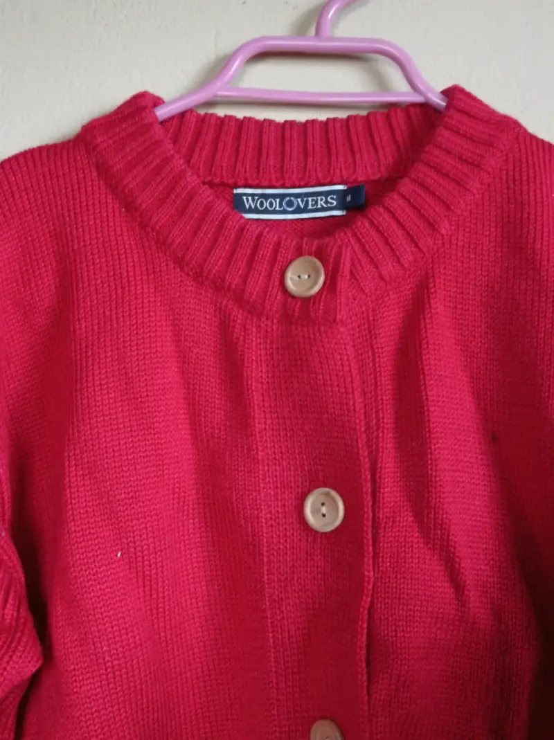 Cardigan rojo con botones - 2