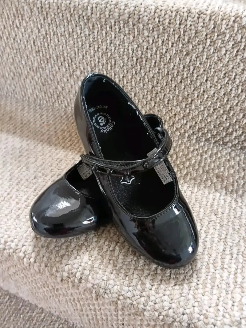 Zapatos de charol negros para niña - 2
