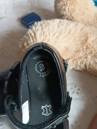Zapatos de charol negros para niña - miniatura 3