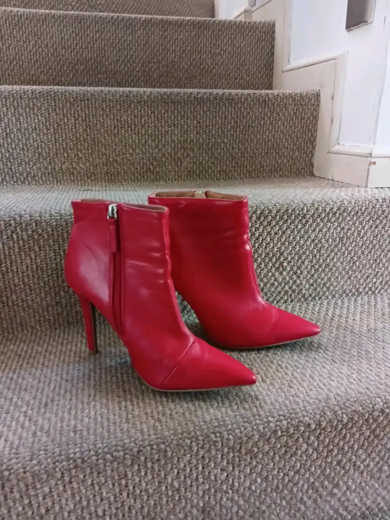 Botines rojos de tacón alto - 1