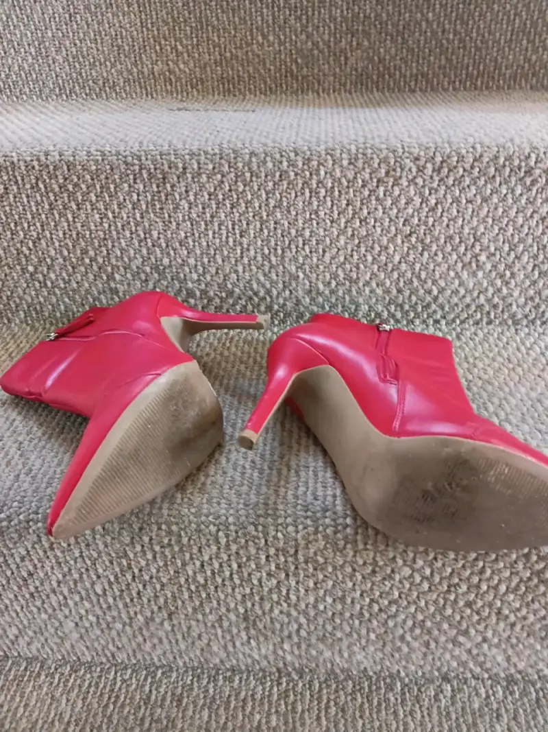 Botines rojos de tacón alto - 2