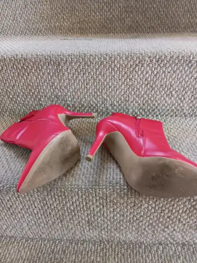 Botines rojos de tacón alto - miniatura 2