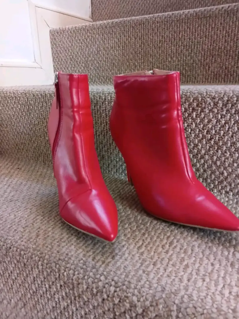 Botines rojos de tacón alto - 4