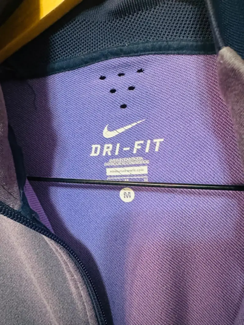 Chaqueta deportiva morada Nike - 2