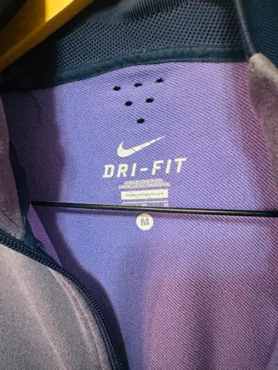Chaqueta deportiva morada Nike - miniatura 2