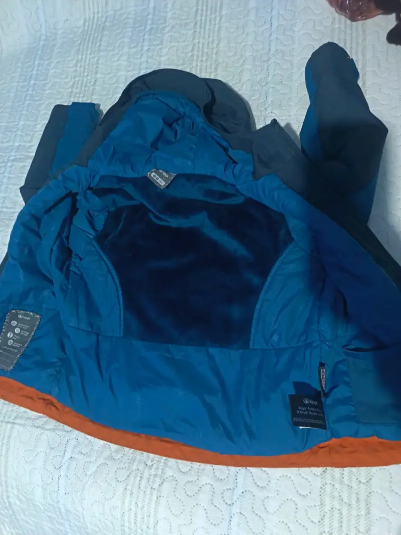 Chaqueta impermeable azul y naranja - 3