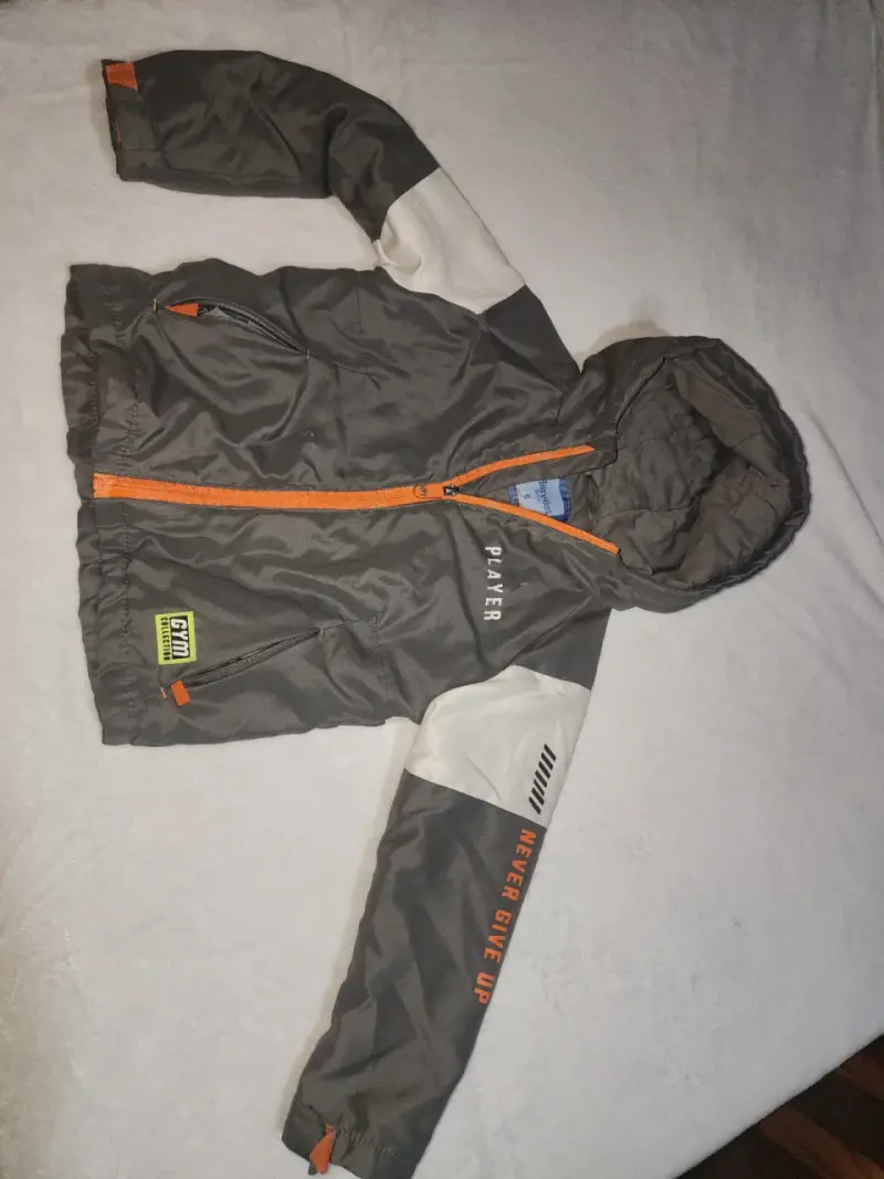 Chaqueta infantil con capucha gris - 1