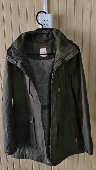 Parka verde con capucha - miniatura 1
