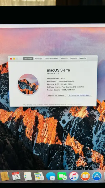 iMac con teclado y mouse - miniatura 4