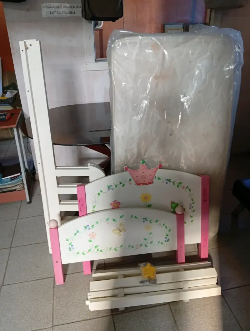 Cama infantil con colchón