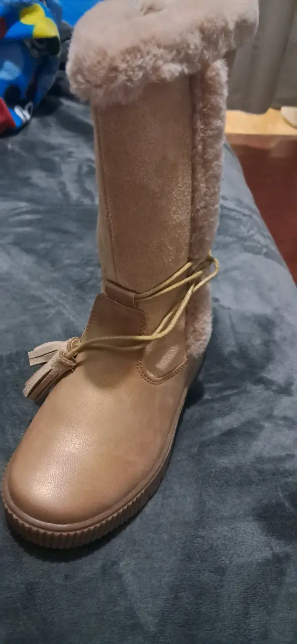 Botas beige con forro peludo - 2