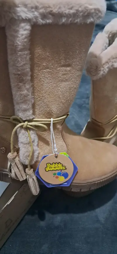 Botas beige con forro peludo - miniatura 3