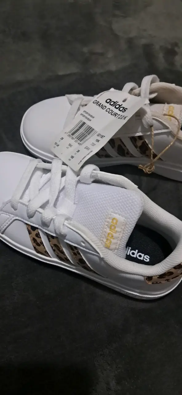 Zapatillas blancas con diseño animal print - 2