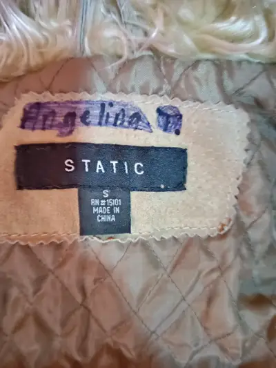 Chaqueta beige con forro de peluche - miniatura 3
