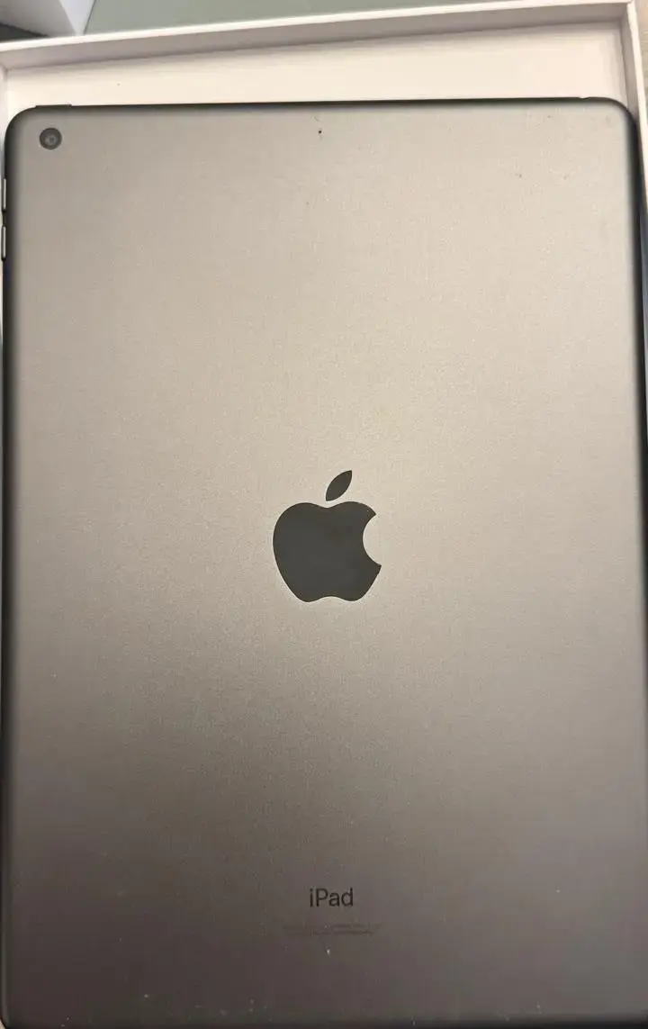 iPad 10.2 novena generación 64GB - 1