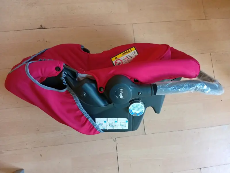 Silla de auto bebé roja Infanti - 1