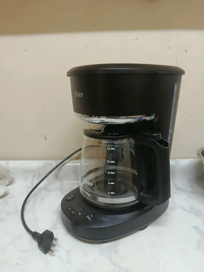 Cafetera Oster negra - 5