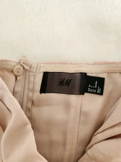 Vestido nude H&M Talla 34 - miniatura 2