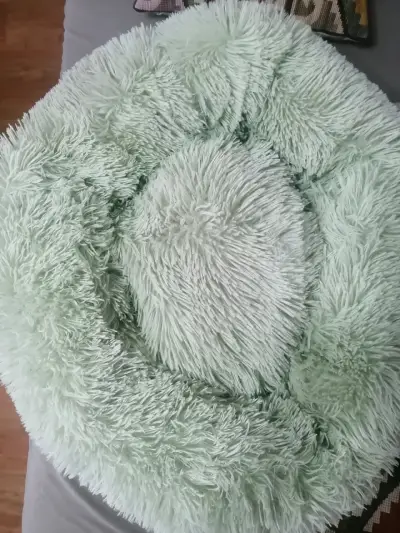 Cama redonda felpuda para mascota - miniatura 1