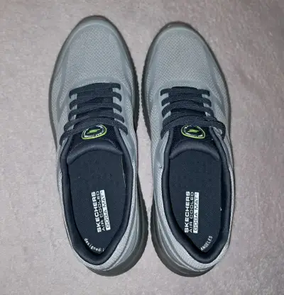 Zapatillas Skechers gris para hombre - miniatura 1