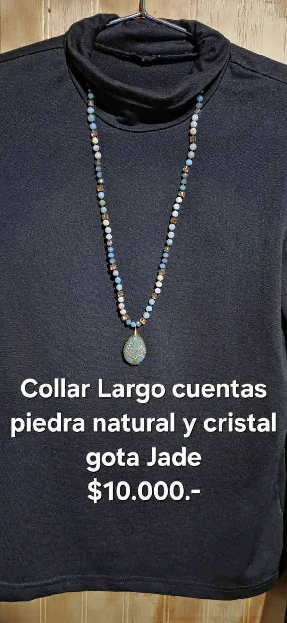 Collar largo de jade y cristal