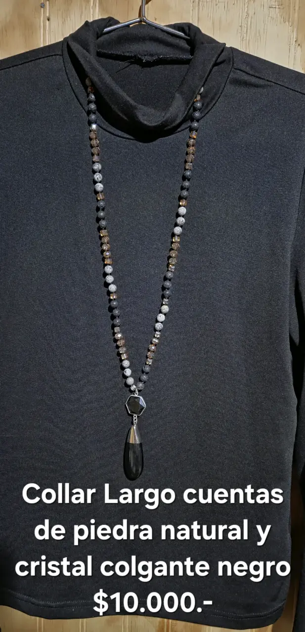 Collar largo de piedras negras