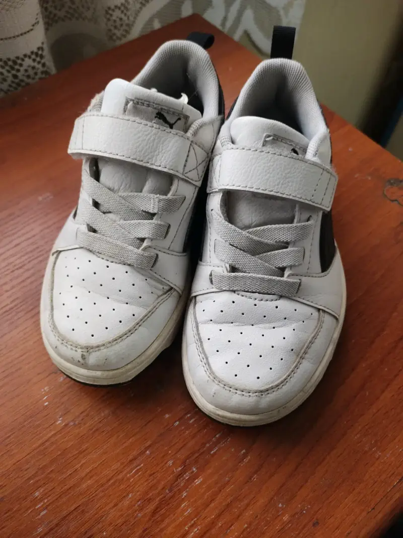 Zapatillas blancas con velcro - 2