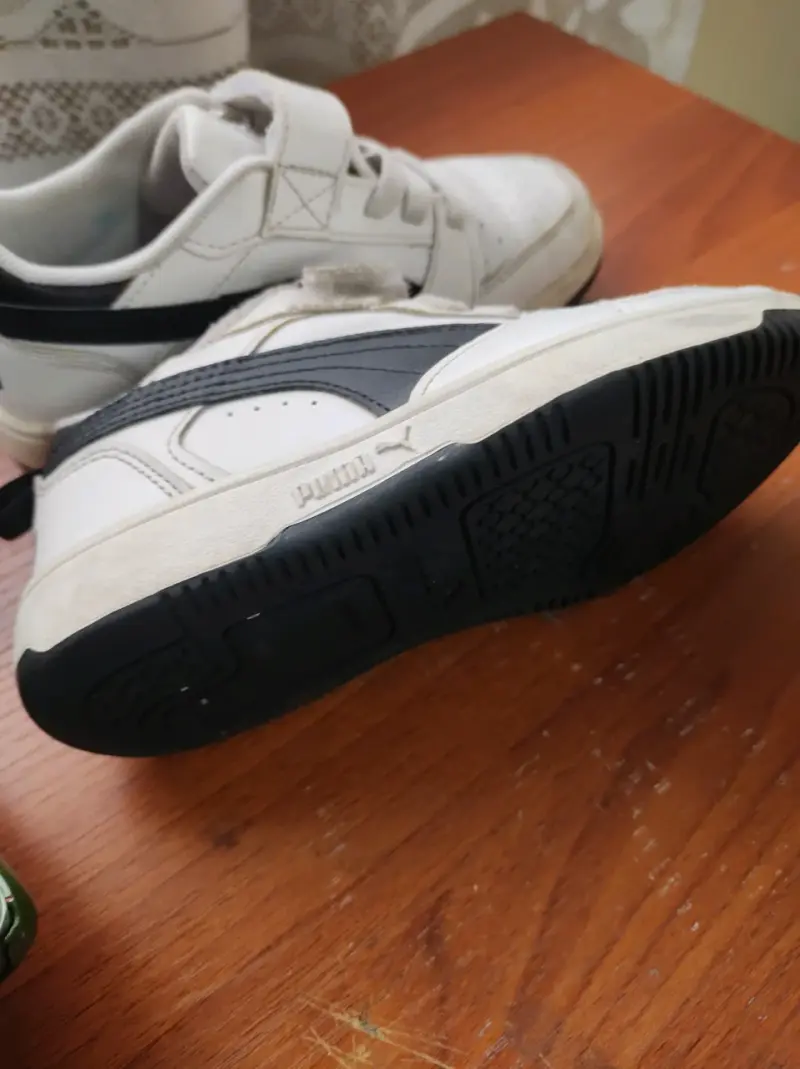 Zapatillas blancas con velcro - 4