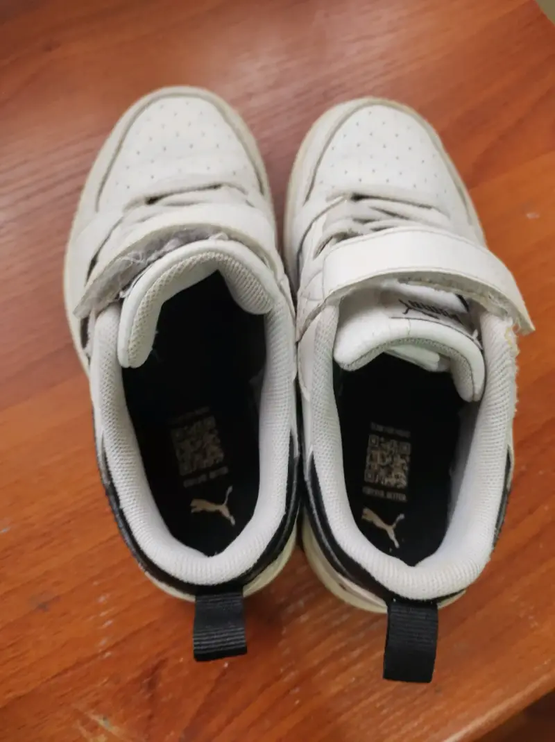 Zapatillas blancas con velcro - 6