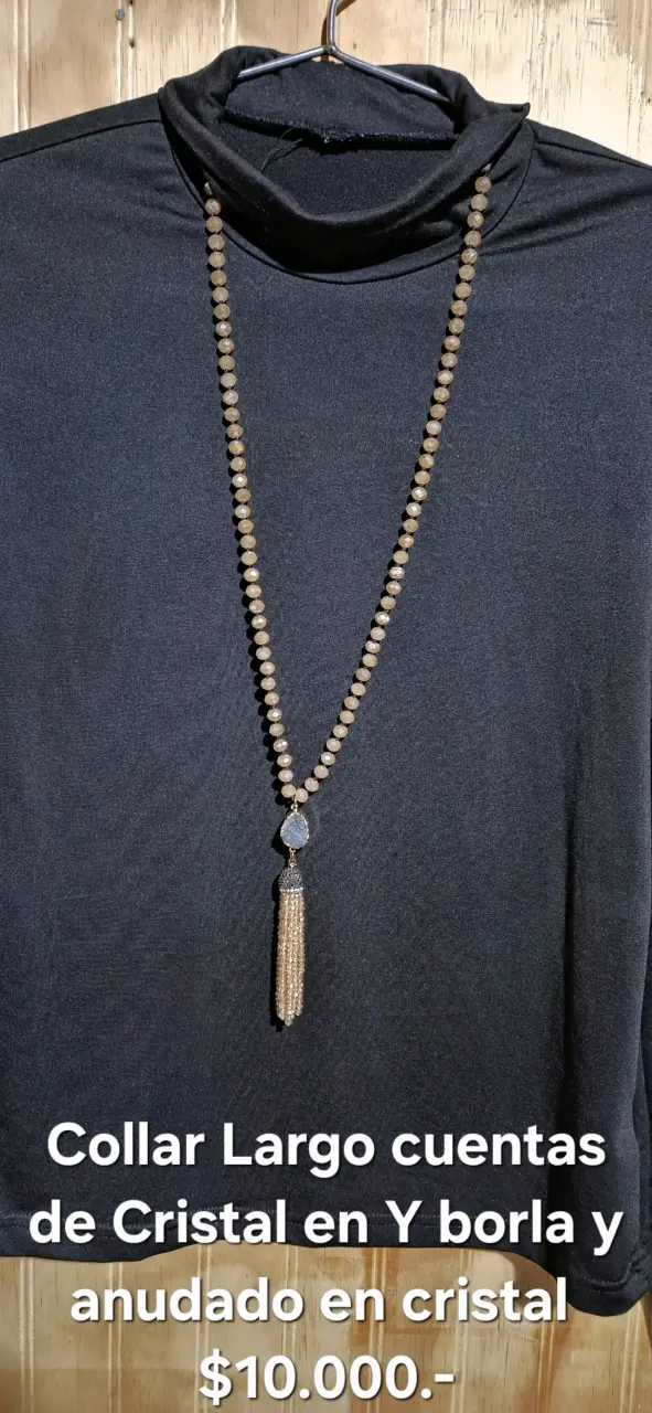 Collar largo de cristal con borla