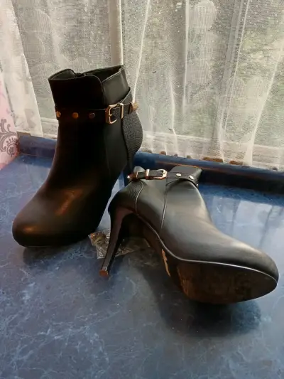 Botines negros de tacón alto - miniatura 4