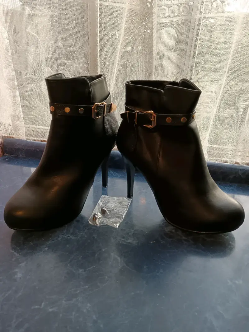 Botines negros de tacón alto - 5