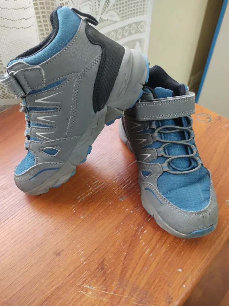 Zapatillas deportivas gris y azul - 1