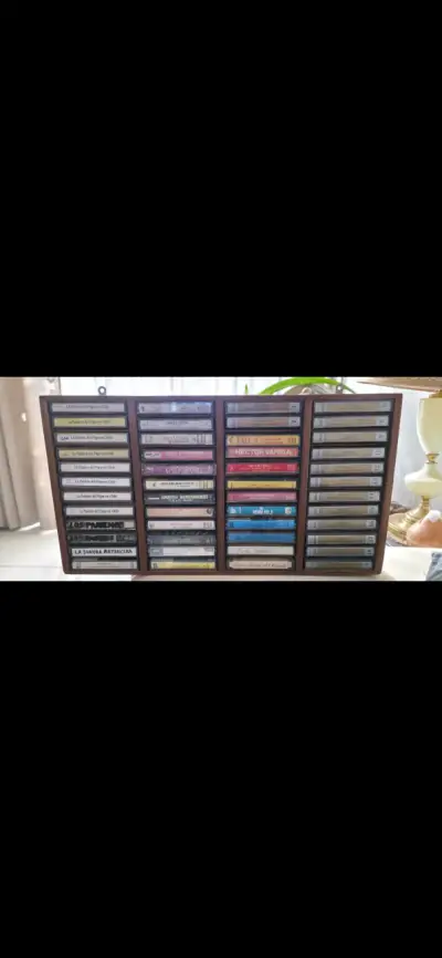 Colección de cassettes musicales - miniatura 1