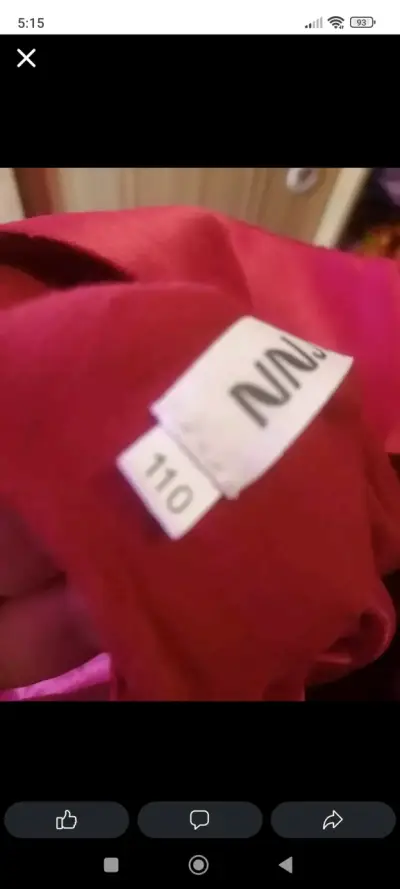 Vestido rojo con lazo brillante - miniatura 2
